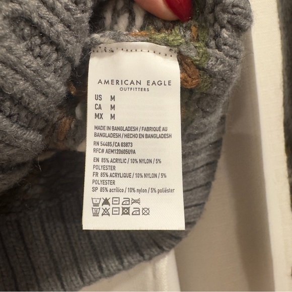 American Eagle Outfitters Gray and Green Crewneck Sweater - Picture 3 of 5